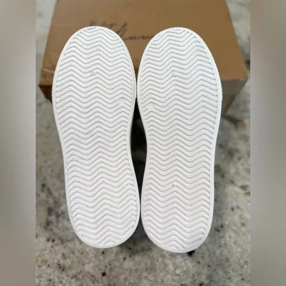 Vintage Havana White and Light Gray Star Sneakers (NEW) - Picture 13 of 15